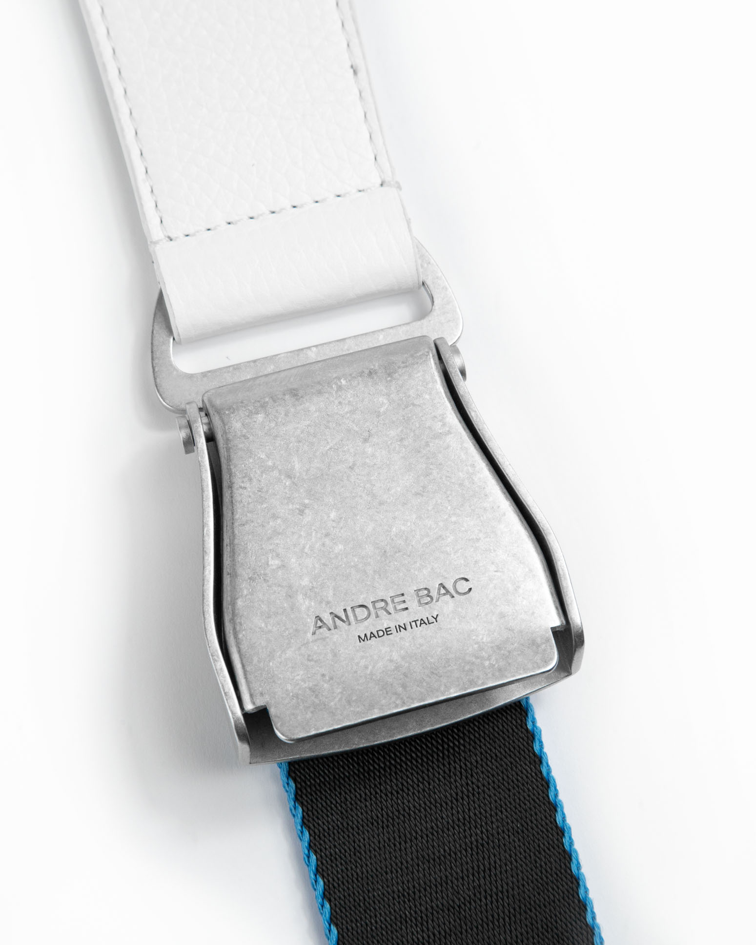 Beltbag White Detail Buckle